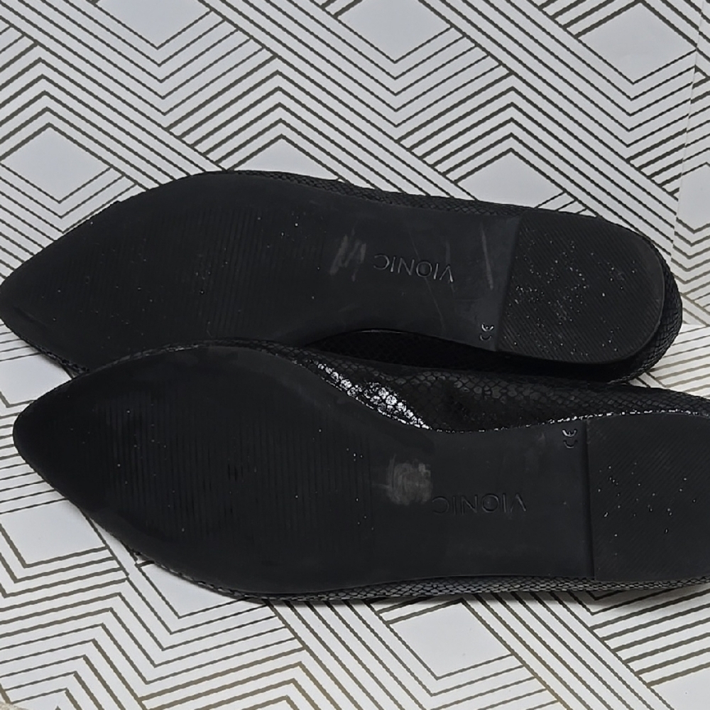 Vionic Black Textured Flats - Picture 6 of 6